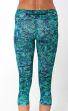 seacamp run capri back zipper pocket