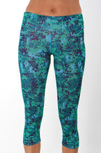 seacamp digital camo print running capri